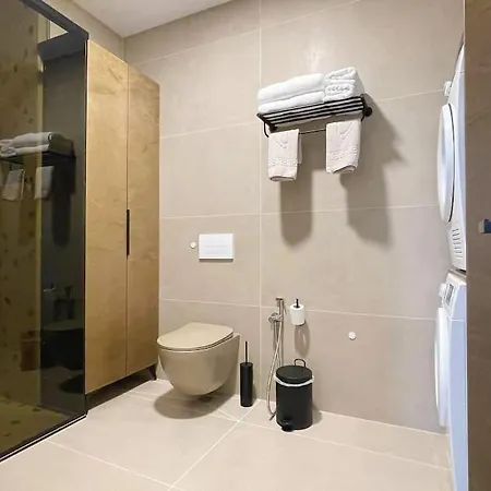 Διαμέρισμα Luxury With King-size Bed And Fast Wi-fi Τίρανα