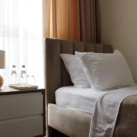 Luxury With King-size Bed And Fast Wi-fi Apartmán