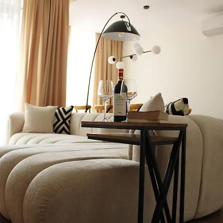 Luxury With King-size Bed And Fast Wi-fi Apartmán Tirana