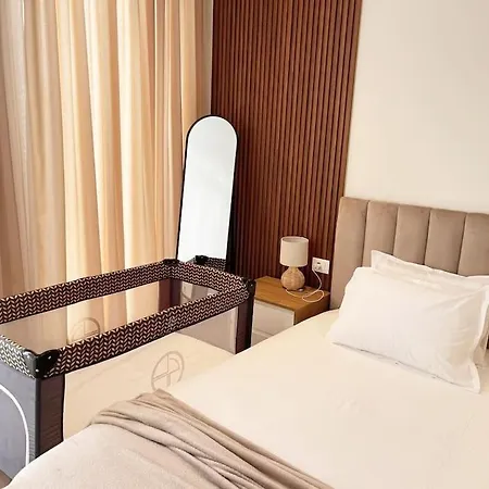 Luxury With King-size Bed And Fast Wi-fi Apartmán